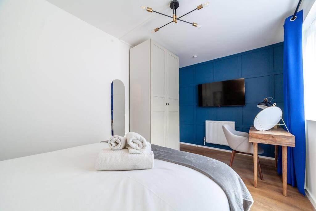 Lux 3-bed With Patio In Appartamento